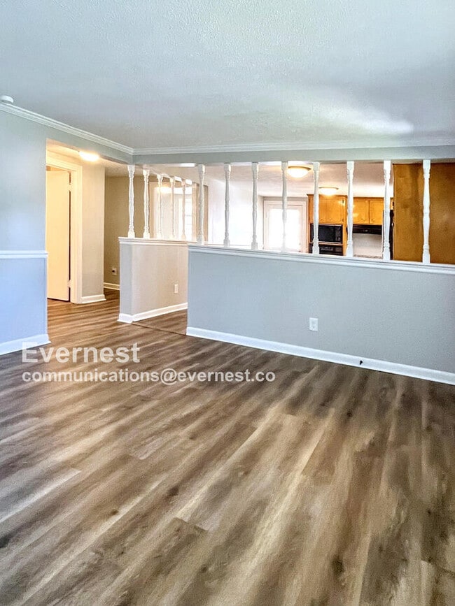 Building Photo - 203 Shannon Ln