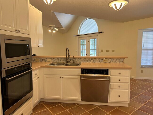 Building Photo - 3309 Woodbury Ct