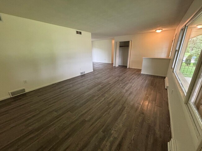 Foto del edificio - 3 Bed 2.5 Bath + Den House in Waunakee Wi