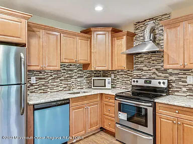 Primary Photo - 116 Amberly Dr