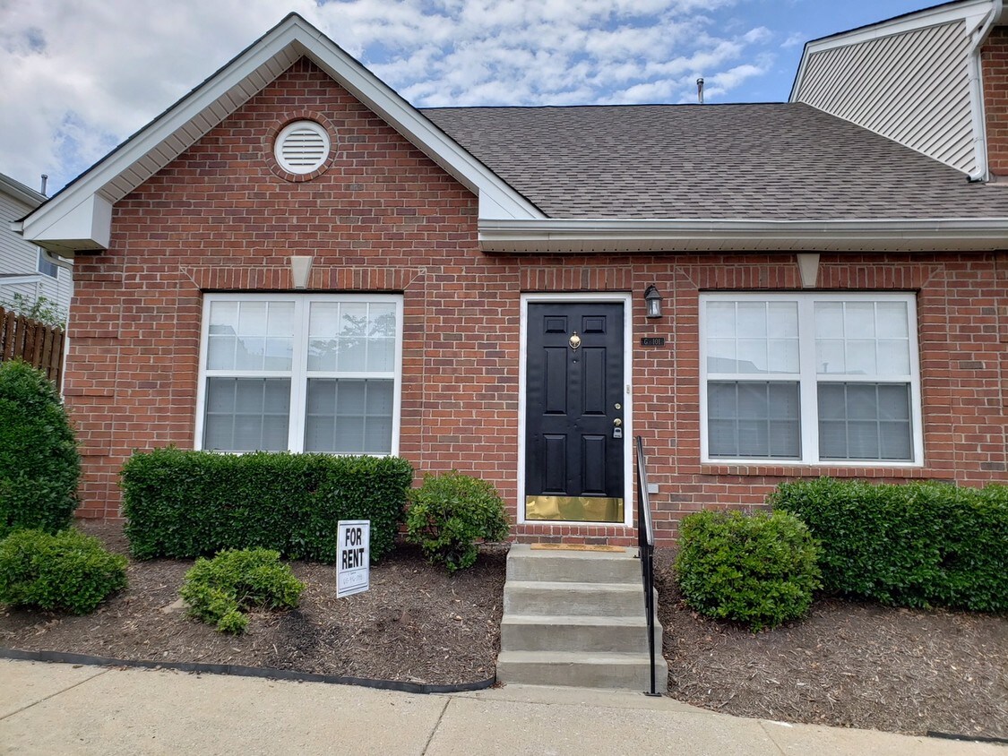 1101 Downs Blvd, Franklin, TN 37064 Condo for Rent in Franklin, TN
