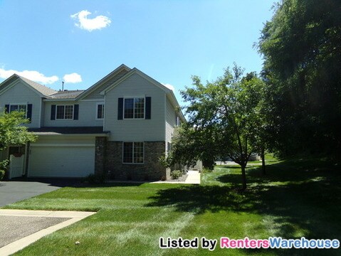 Building Photo - 702 Maple Hills Dr