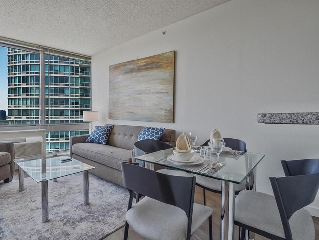 Building Photo - 33 Hudson St