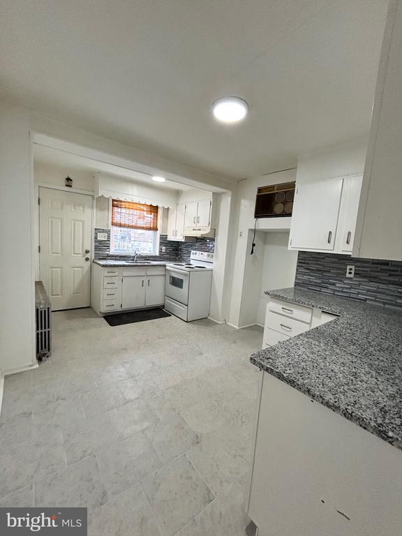 Foto del edificio - 5828 N American St