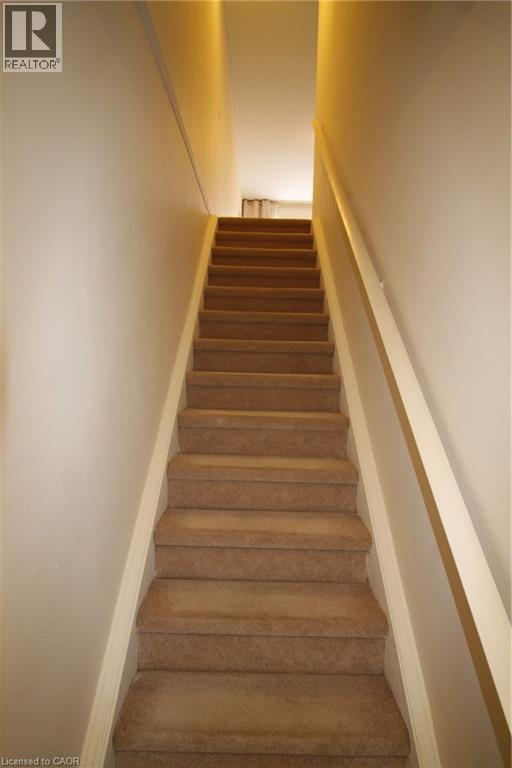 Building Photo - 45 Cedarhill Crescent