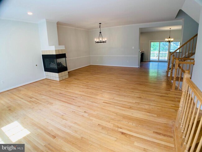 Building Photo - 10496 Courtney Dr