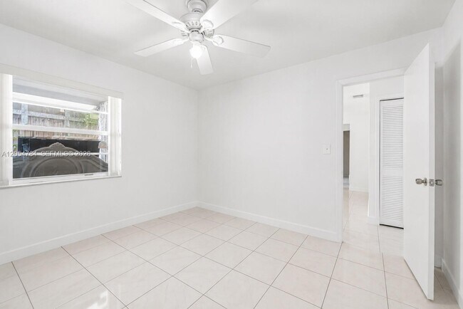 Foto del edificio - 3231 SW 25th St
