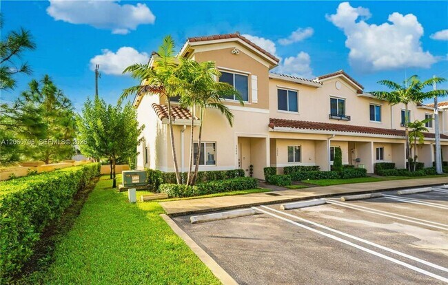 Foto del edificio - 2800 NW 180th St