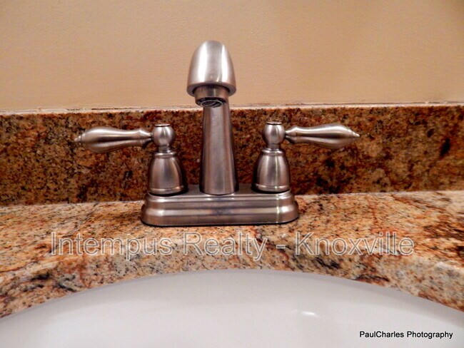 Foto del edificio - 402 S Gay St