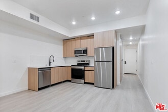 Building Photo - 1124 Normandie Ave