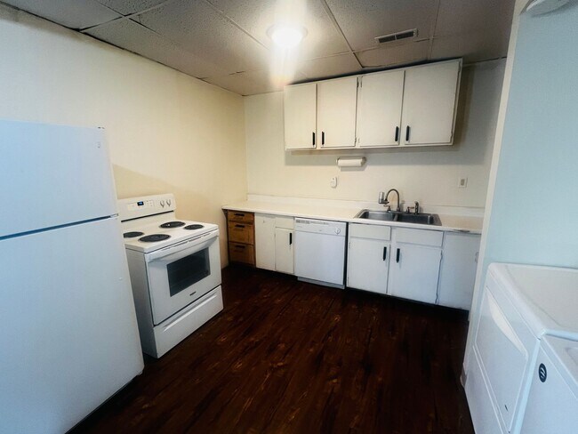 Foto del edificio - 409 Forest Ave