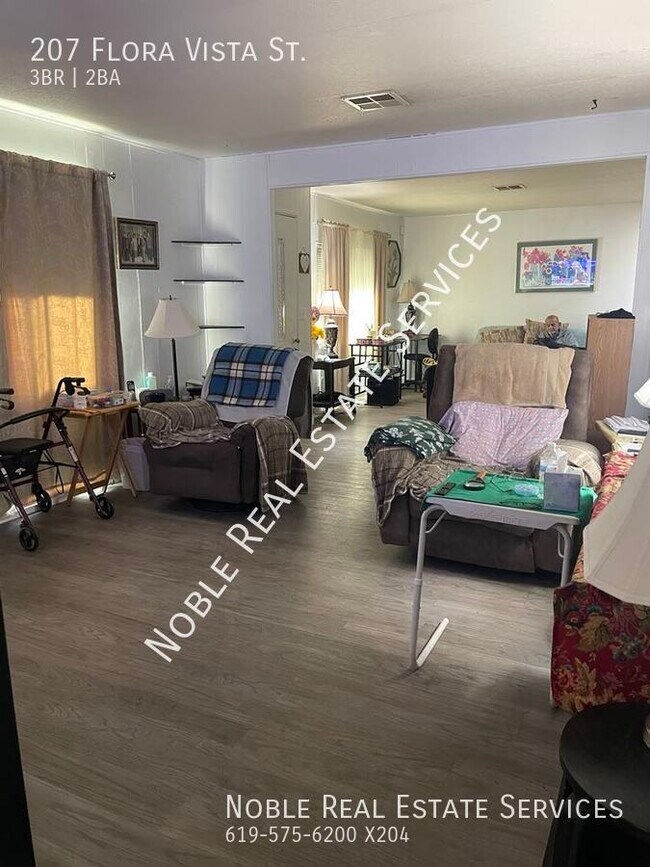 Building Photo - 207 Flora Vista St