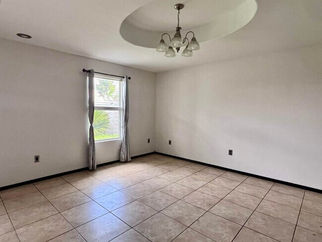Building Photo - 3906 Shahram Dr