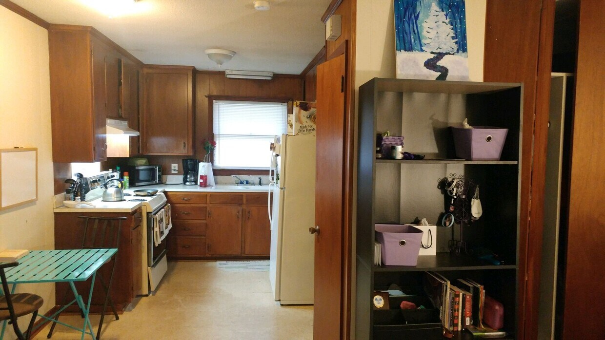 Building Photo - Studio unit on Purefoy Rd - Walk to UNC!