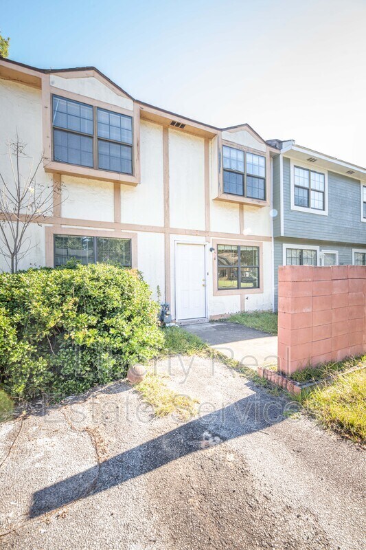Foto principal - 720 Elaine St
