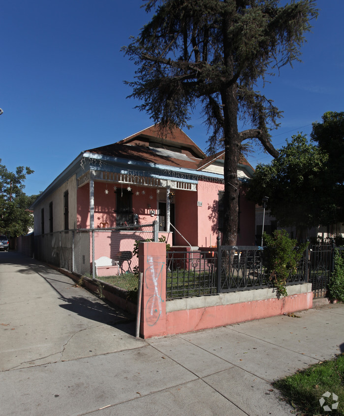 Primary Photo - 260-266 S Avenue 19