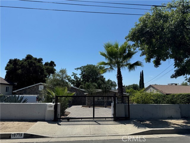 Foto principal - 10719 Irma Ave