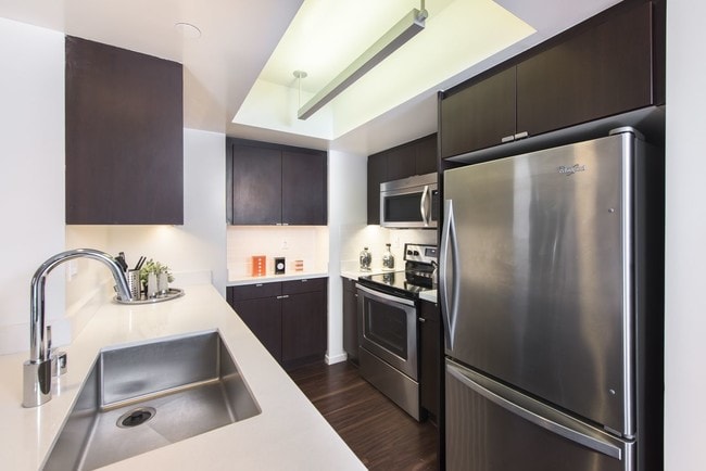 Interior Photo - 255 Grand