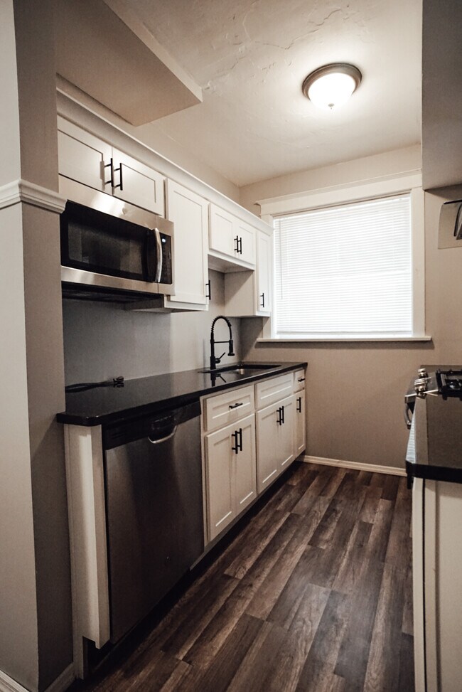 Foto del edificio - 4974 Chippewa St