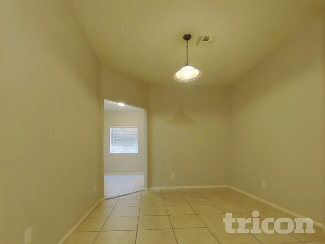 Building Photo - 6613 W Miami St