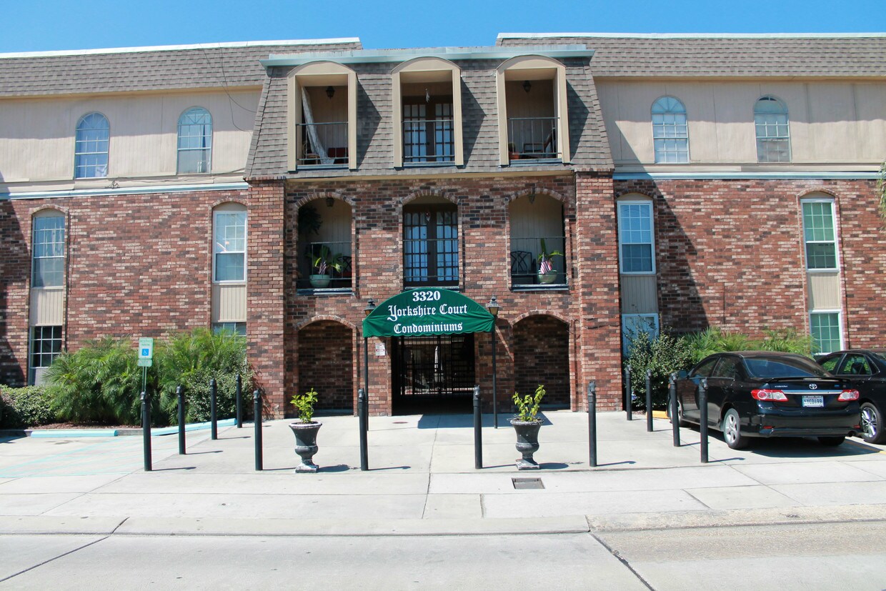 Yorkshire Court Condos - 3320 N Arnoult Rd