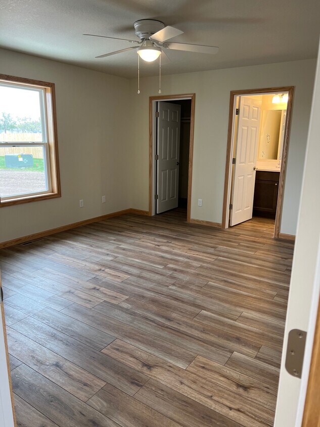 818 Plainfield Ct, Saginaw, MI 48609 Townhome Rentals in Saginaw MI