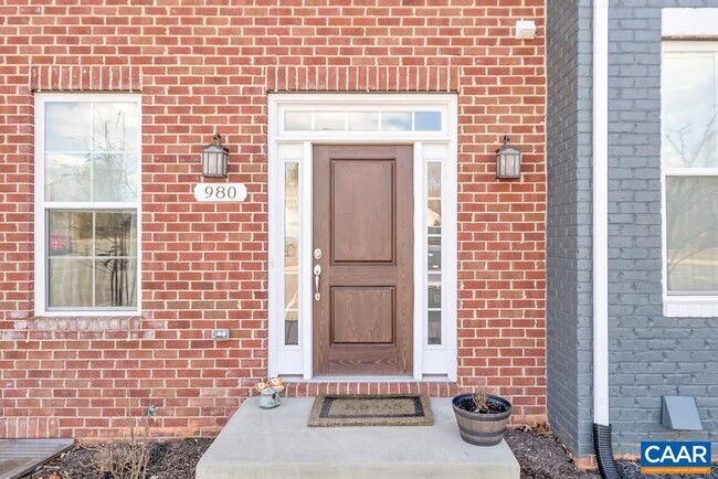 Building Photo - 980 Belvedere Way