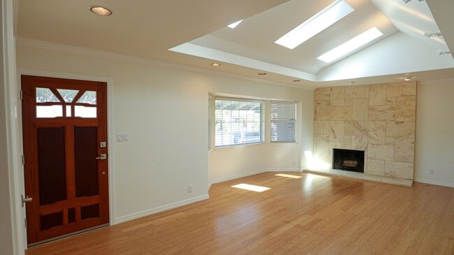 Foto del edificio - Beautifully Remodeled 3 Bed, 2 Bath Home i...