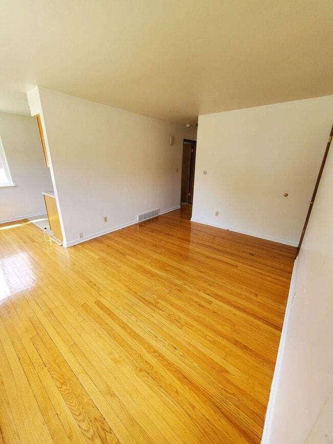 Foto del edificio - 516 Blake Ave