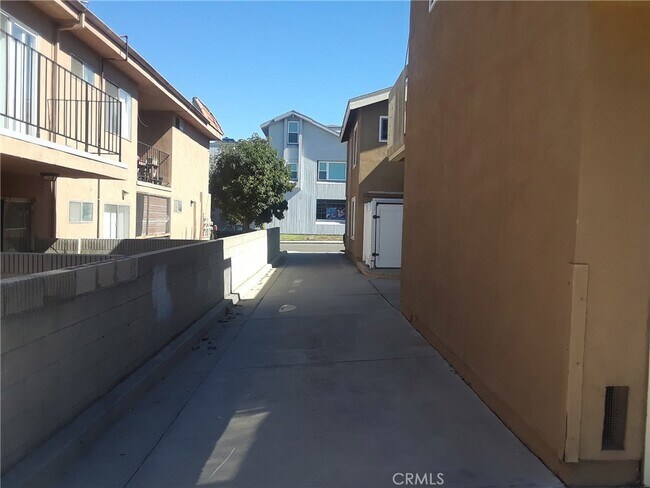 Foto del edificio - 16961 Green Ln