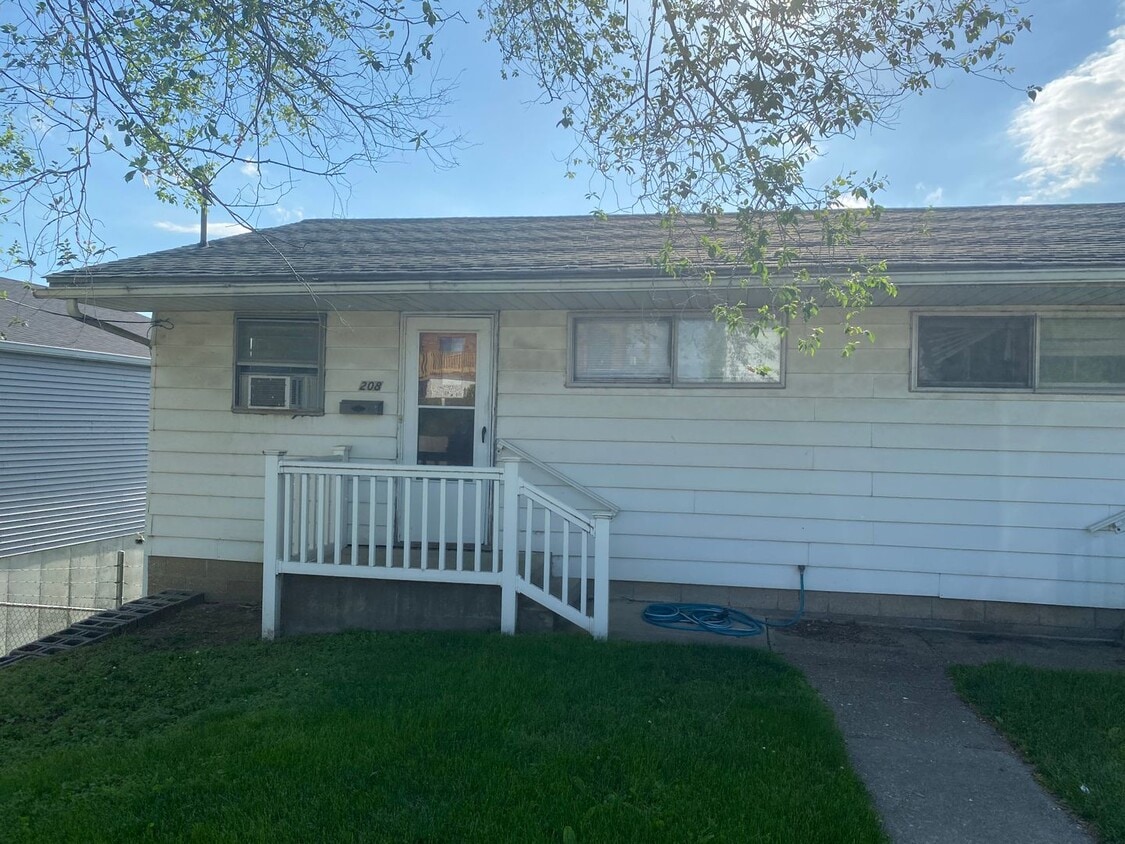 Primary Photo - One Bedroom in Roxana