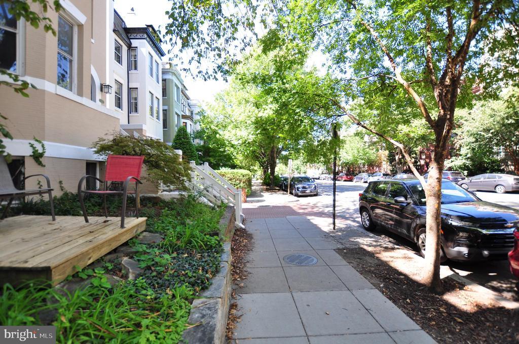 Primary Photo - 1904 Calvert St NW