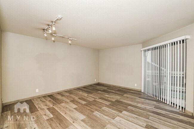 Foto del edificio - 5400 Mountain Blvd