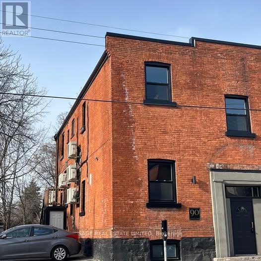 Building Photo - 90-90 Locke St S
