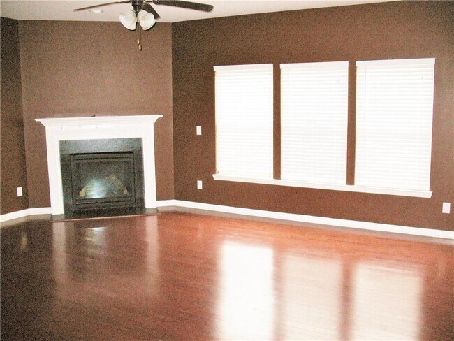 Foto del edificio - 7255 Rocking Horse Ln