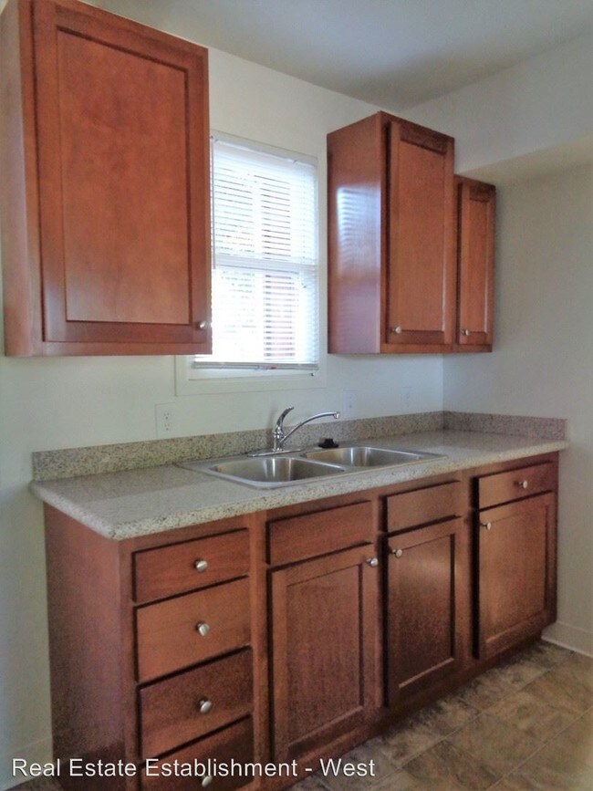 Building Photo - 12880 Shackelford Ln