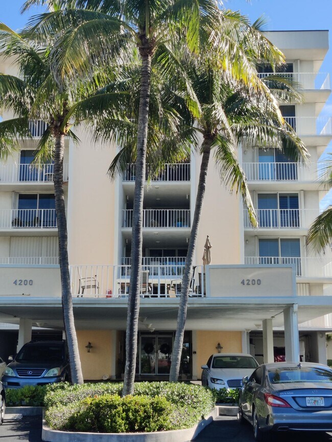 Foto del edificio - 4200 S Ocean Blvd