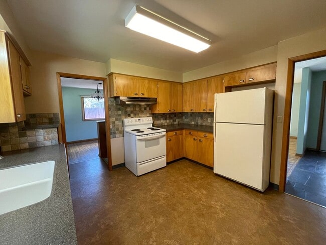 Building Photo - ***Coming Soon Mid July***Beautiful Northwest Rancher
