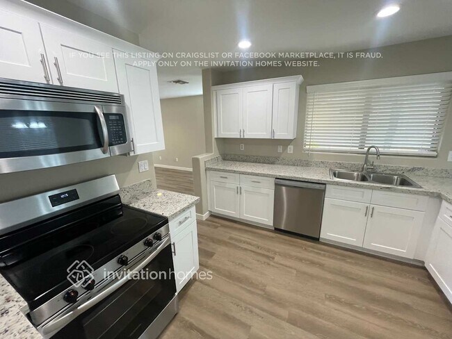 Foto del edificio - 2423 S 82nd Ln