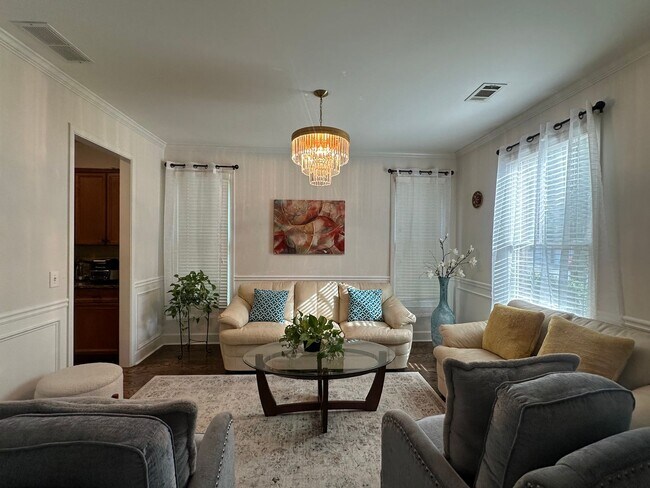 Foto del edificio - Gorgeous Home for Rent in Sought-after Suw...