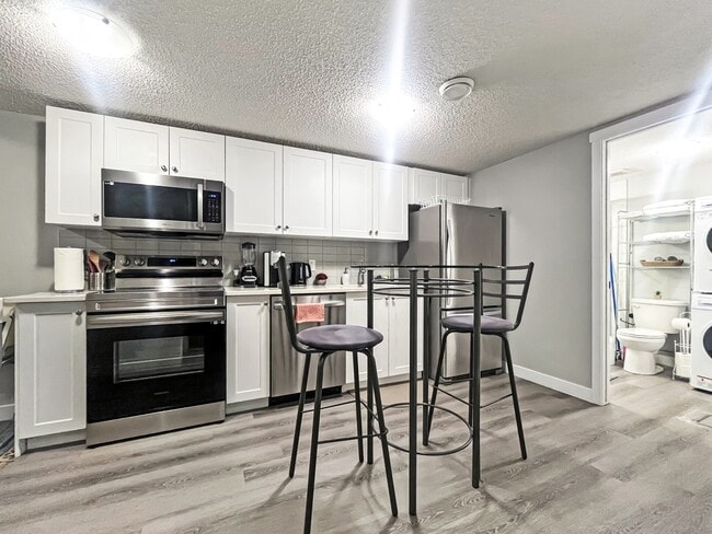 Building Photo - 7552 Creighton Pl SW