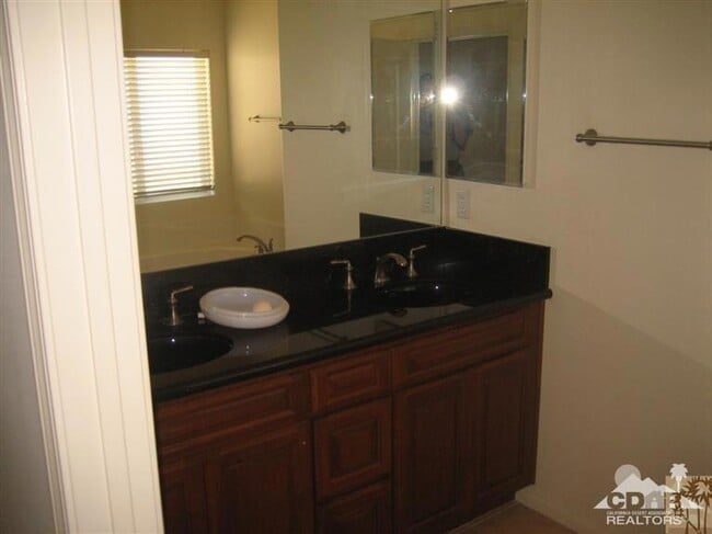 Foto del edificio - 8419 Meadows Way