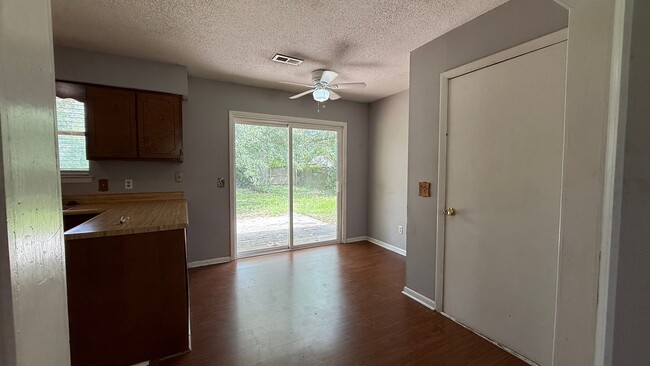 Building Photo - Charming 3-Bedroom Home in the Heart of Ri...