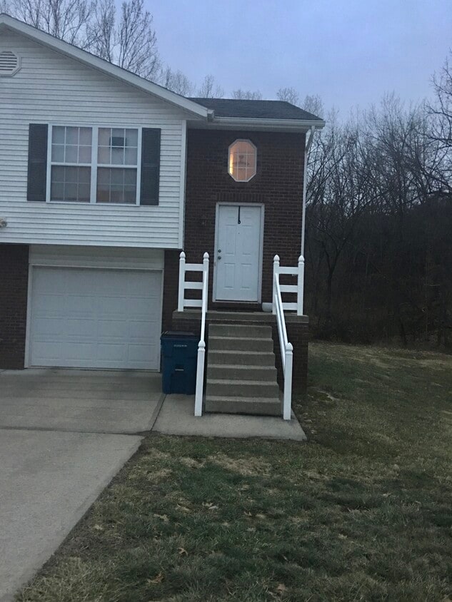 Front of building - 5309 Deer Valley Dr