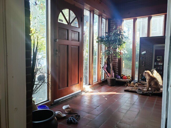 Front door - 829 Courtenay Dr NE