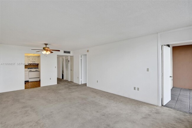 Building Photo - 1200 St Charles Pl