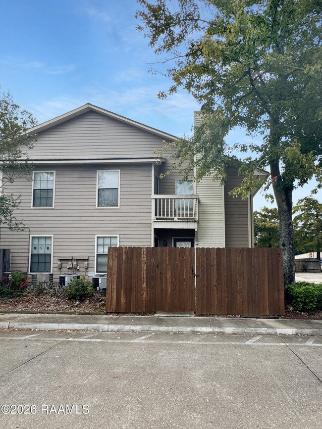 Building Photo - 1000 Kaliste Saloom Rd