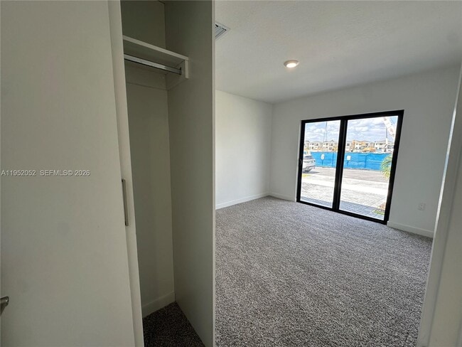 Building Photo - 232 NW 13th Ct