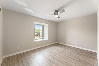 Building Photo - 5005 Manor Rd