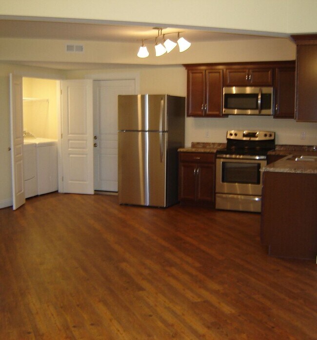 Building Photo - Jefferson Drive West